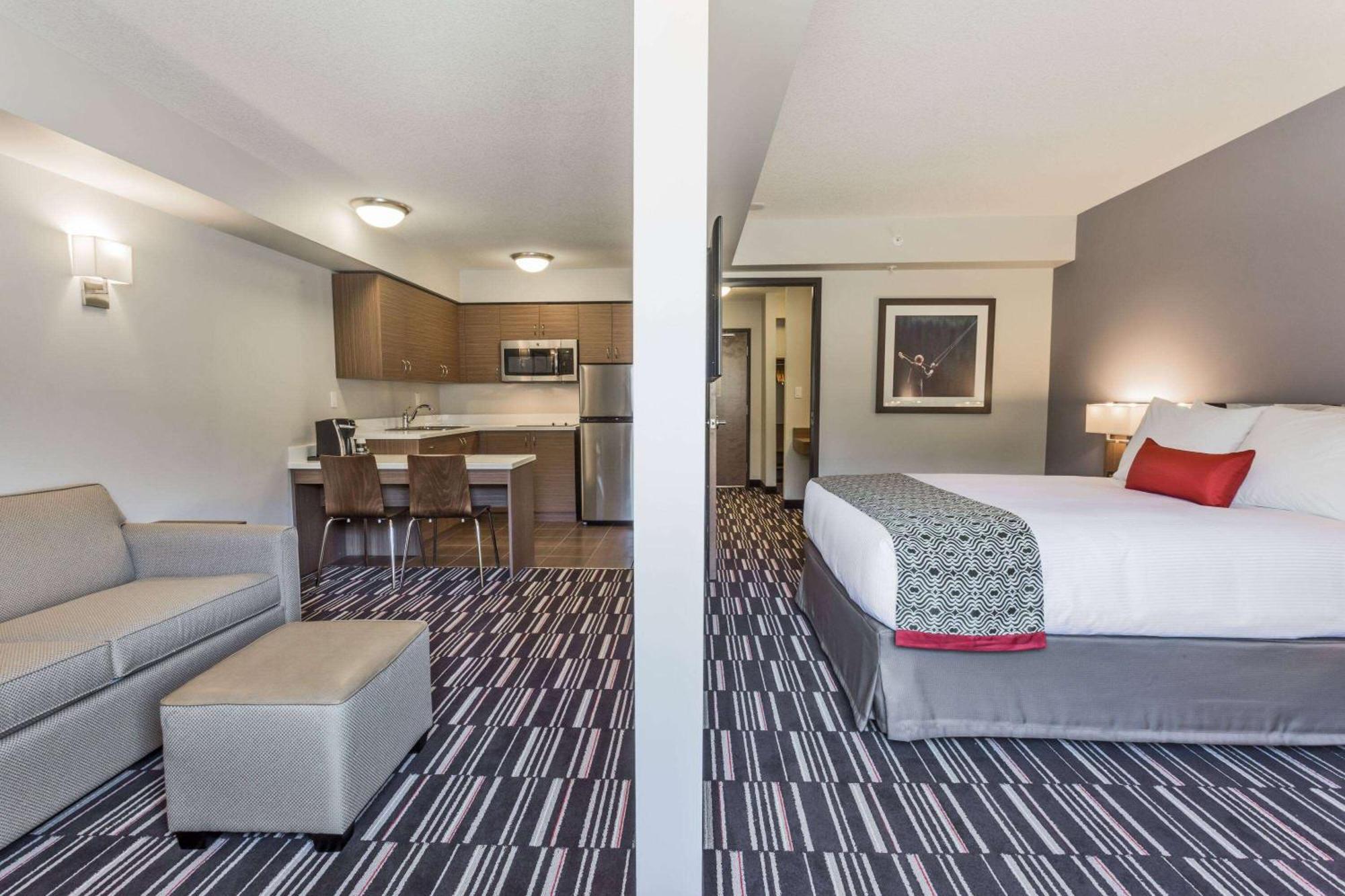 Microtel Inn And Suites By Wyndham Kitimat Exterior photo