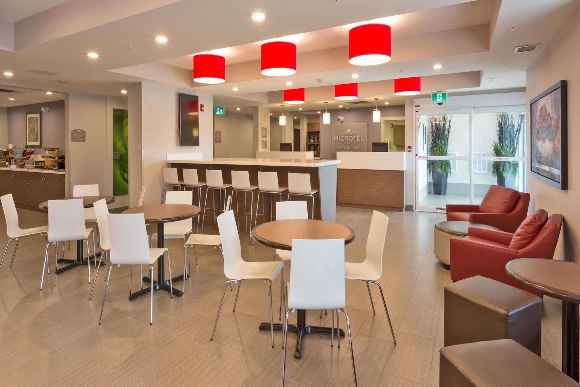 Microtel Inn And Suites By Wyndham Kitimat Exterior photo