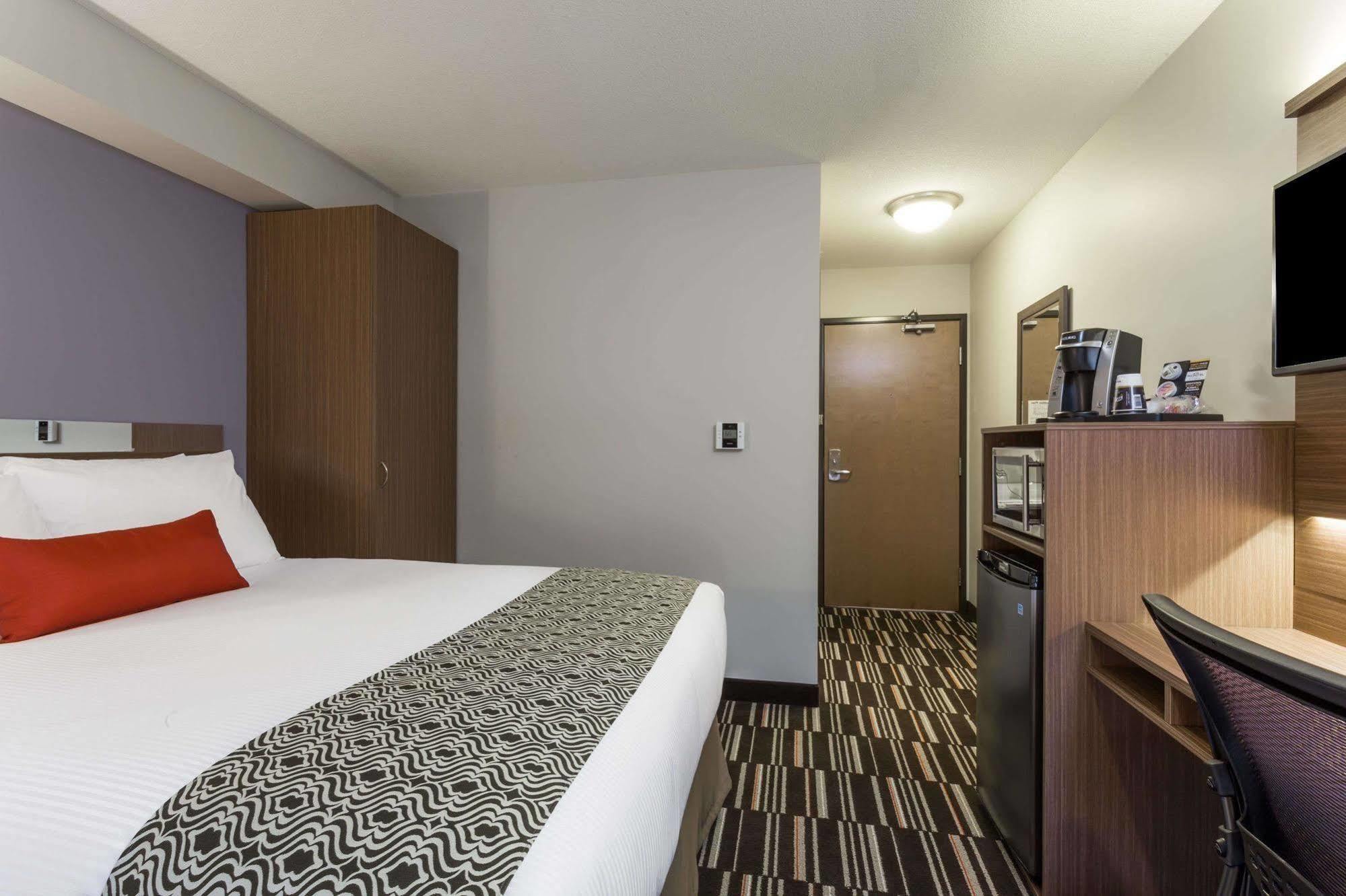 Microtel Inn And Suites By Wyndham Kitimat Exterior photo