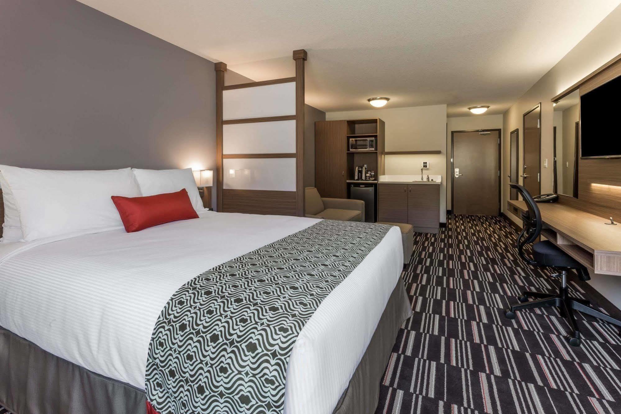 Microtel Inn And Suites By Wyndham Kitimat Exterior photo